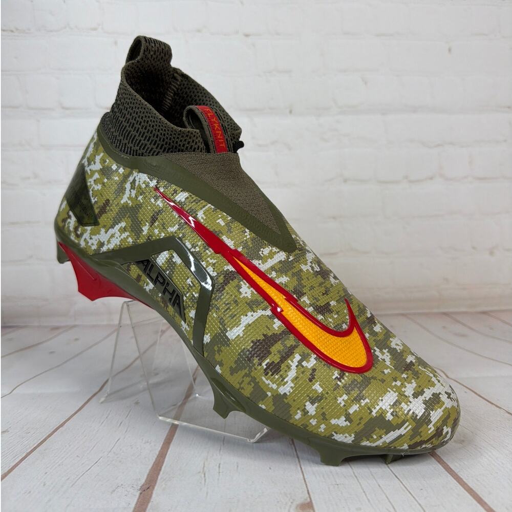 Nike Alpha Menace Elite 3 Travis Kelce Camo Football Cleats Size 14 FN0113-200